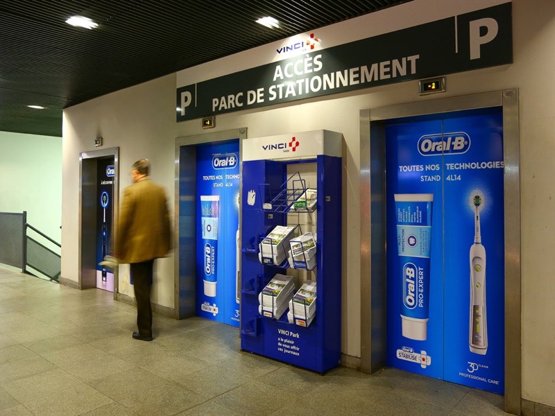 Signalétique Oral-B au Palais des Congrès