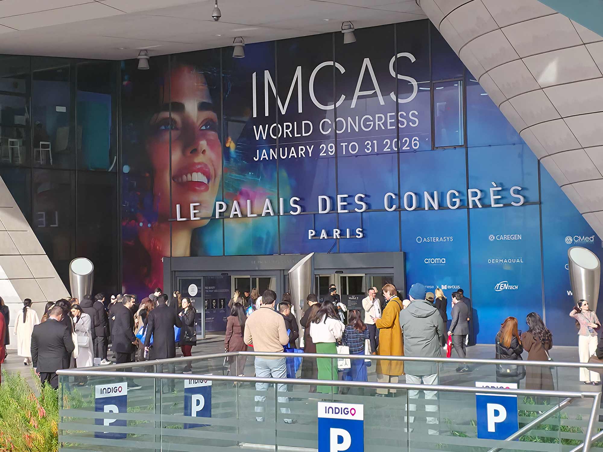 Habillage de façade IMCAS World Congress au Palais des Congrès