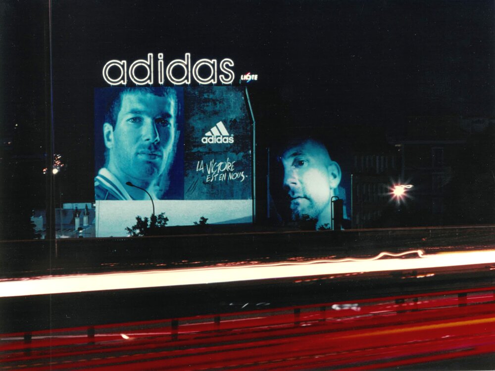 Toile événementielle Adidas — affichage monumental à Paris